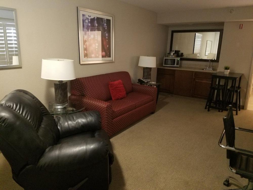 Infinity Inn & Suites photo 10