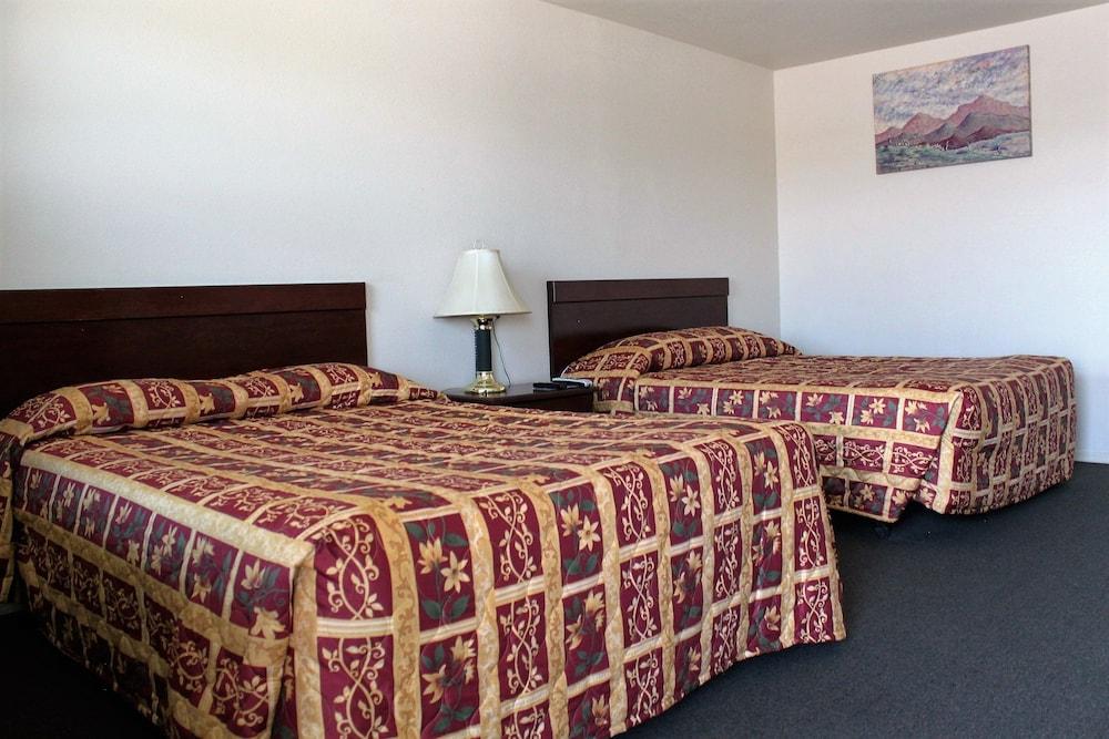 Adobe Inn Motel photo 26