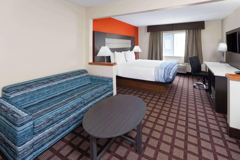 AmericInn by Wyndham Hudson photo 3