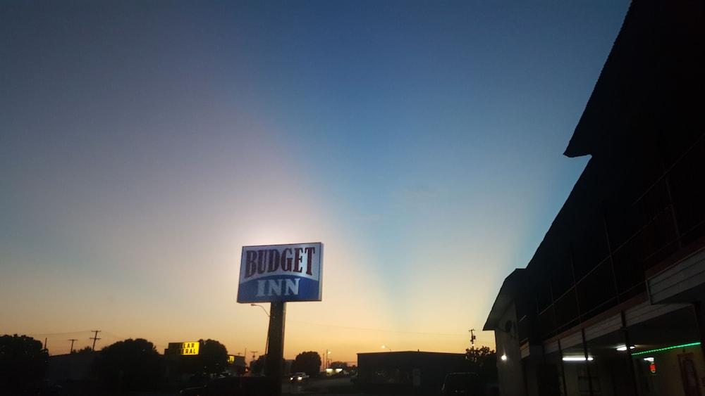 Budget Inn photo 3
