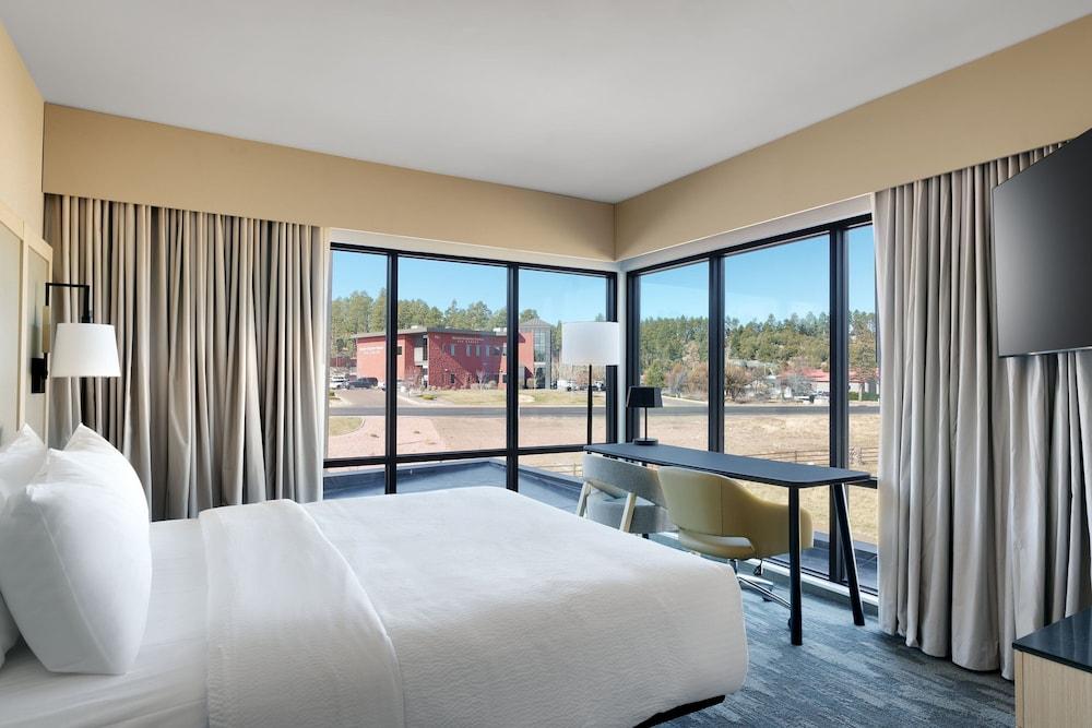 Fairfield Inn & Suites by Marriott Show Low photo 13