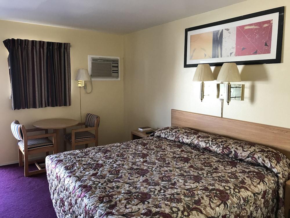American Inn by OYO Colorado City I-20 photo 4