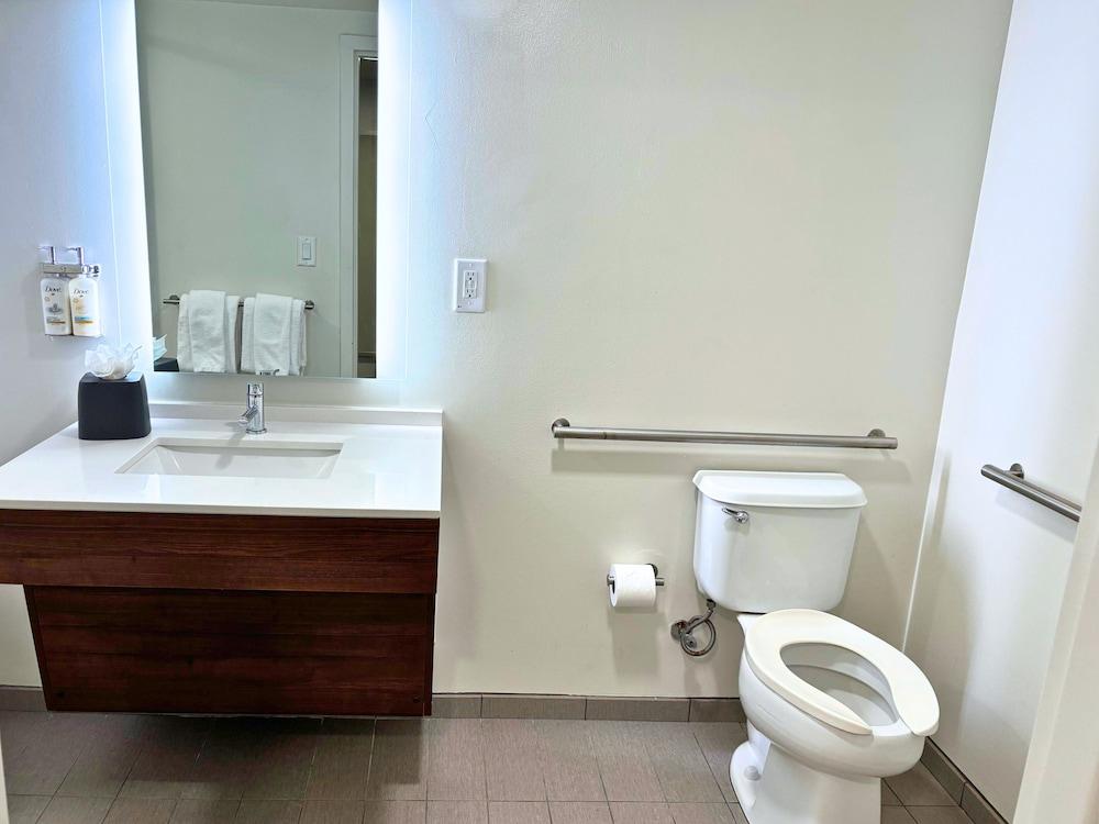 Holiday Inn Hotel & Suites Orange Park by IHG photo 18