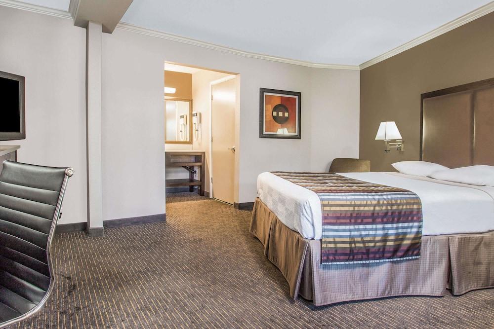 Super 8 by Wyndham Mountain View photo 8