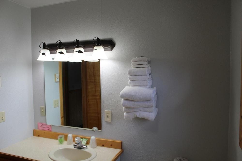 Alpine Motel photo 32