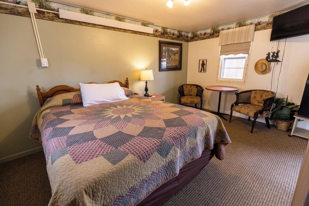 Sunset RV Park and Motel photo 11