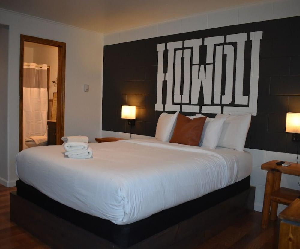 Elk Antler Inn photo 6