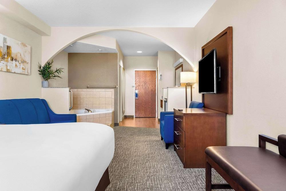 Comfort Inn & Suites Riverton photo 27