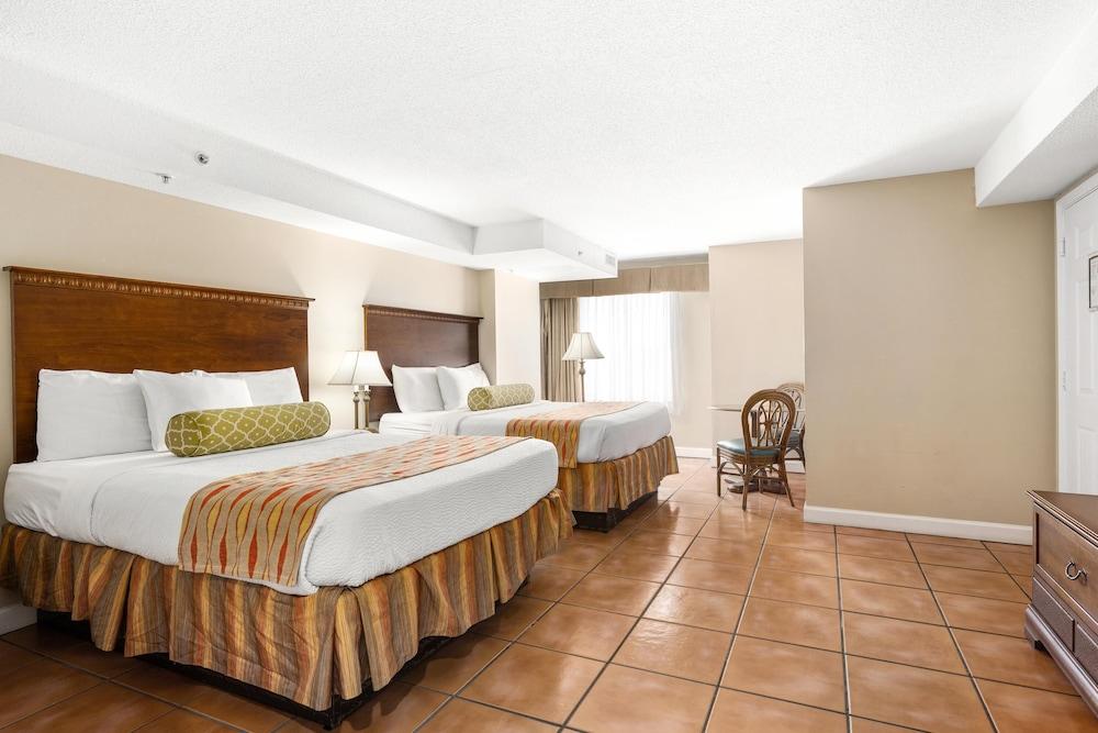 Tidelands Caribbean Hotel and Suites photo 16