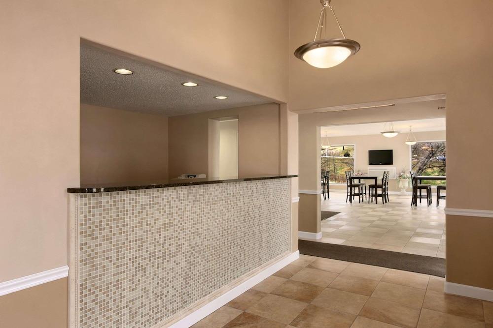 The Suite Inn photo 11