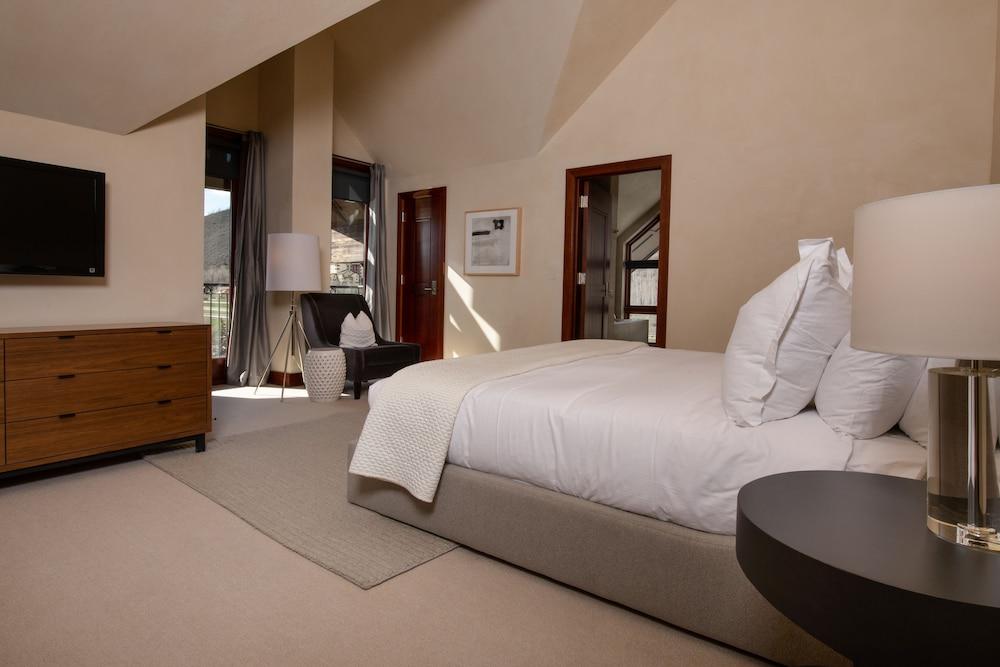 Solaris Residences photo 27