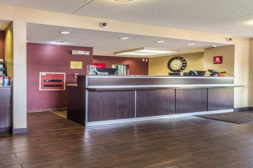 Red Oak Inn Detroit Metro Airport - Belleville photo 2