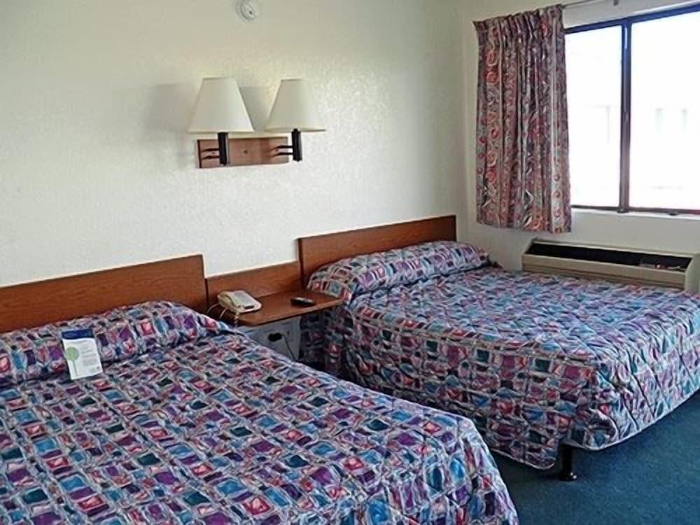 Rodeway Inn Fort Smith I-40 photo 3