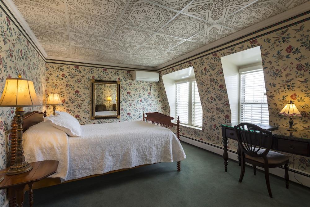 Stafford's Bay View Inn photo 13