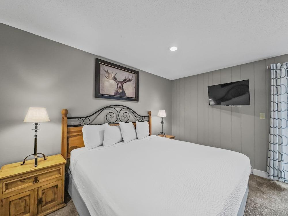 Cm321h Copper Mtn Inn Hotel Room by RedAwning photo 2