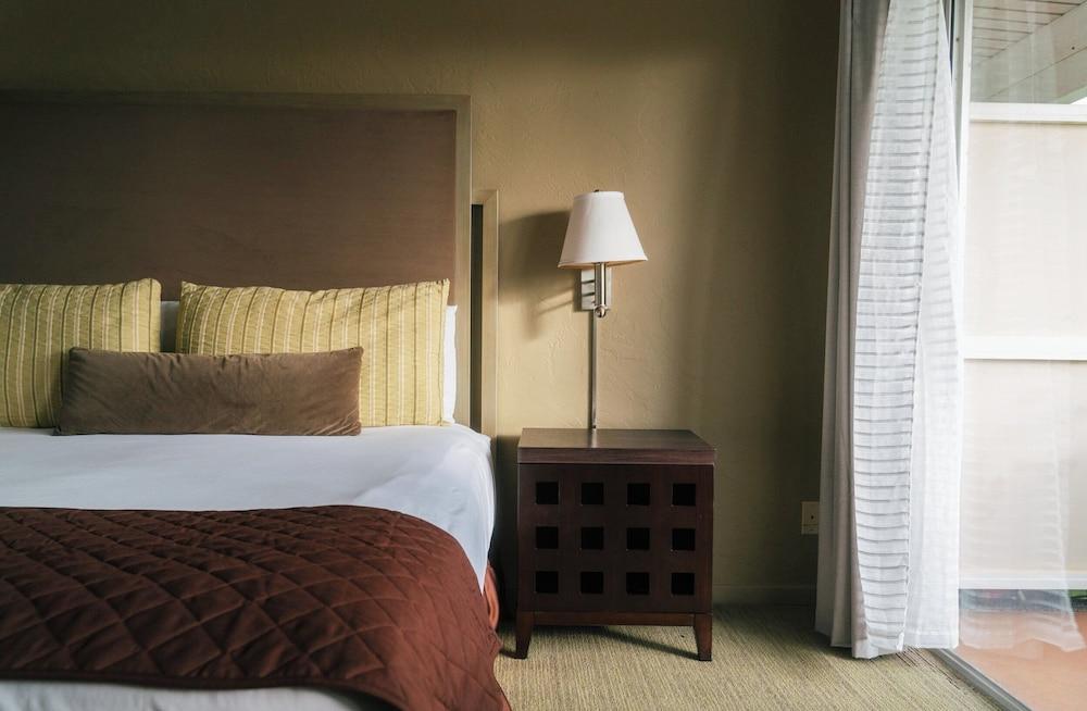 Plantation Hale Suites photo 29