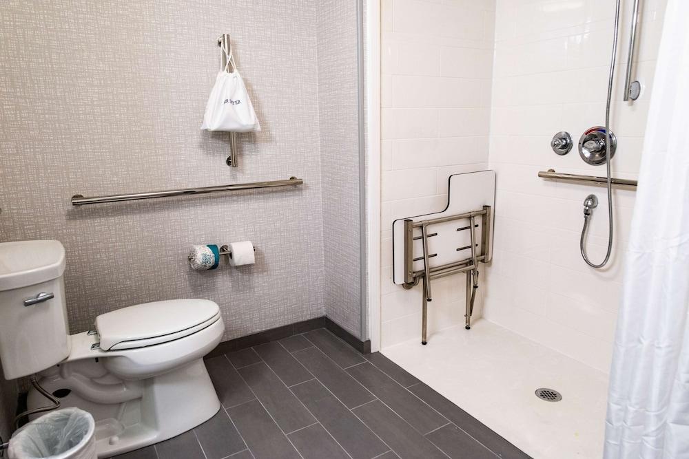 Hampton Inn Paris photo 42