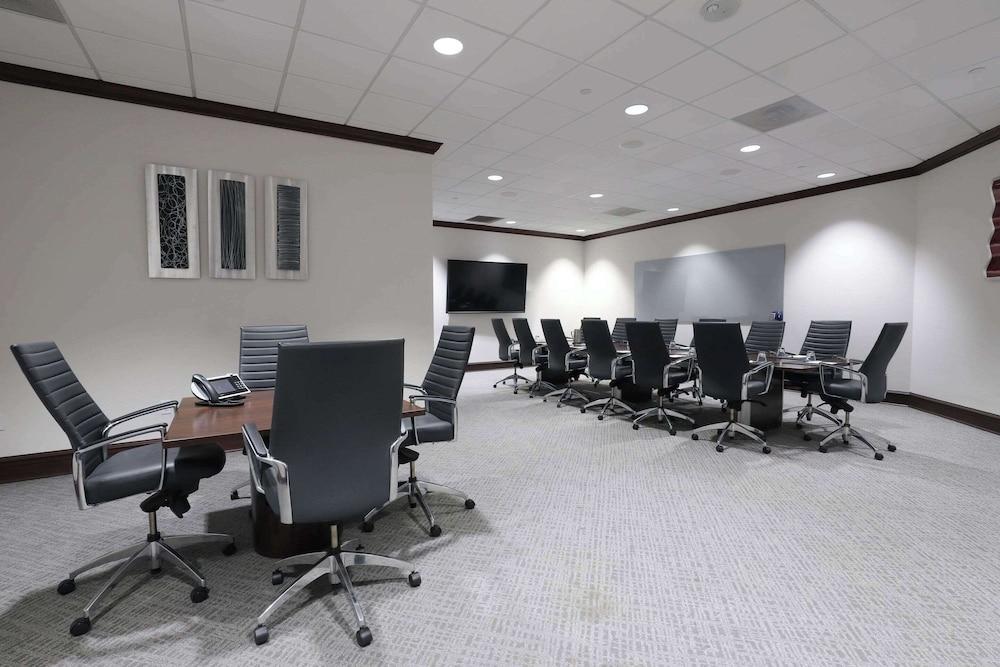 Radisson Plaza Hotel at Kalamazoo Center photo 90
