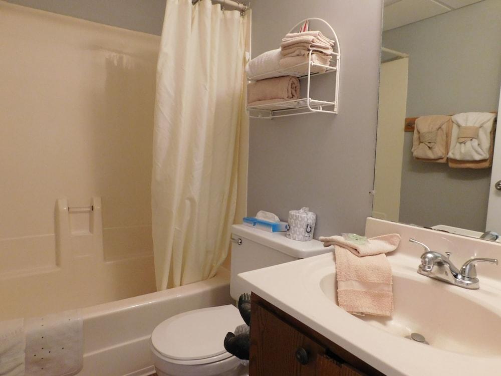 Oak Square Rentals photo 95