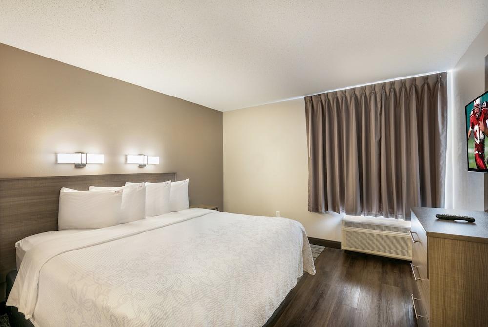 Red Roof Inn PLUS+ Boston - Logan photo 12