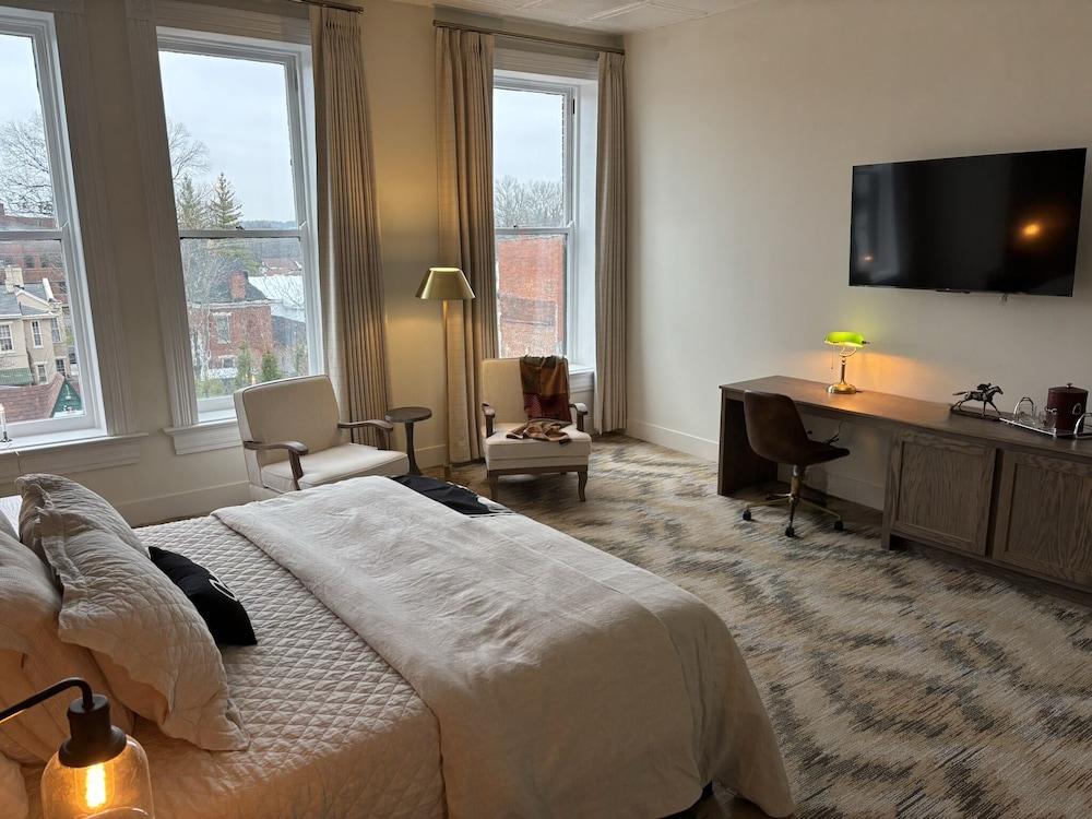 Hotel Thoroughbred photo 9