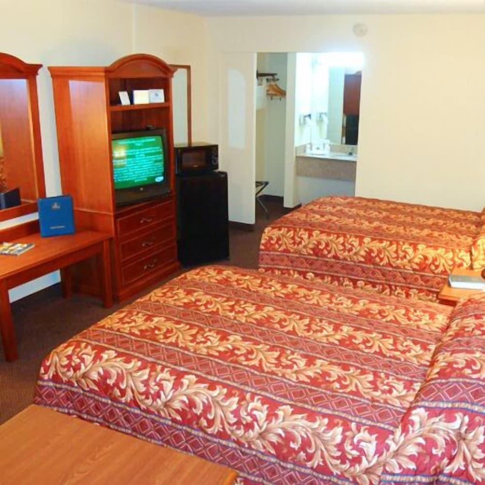 Rodeway Inn Forsyth near GA Public Safety Training Center photo 8