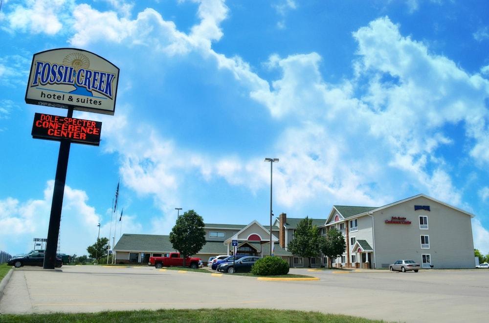 Fossil Creek Hotel And Suites — hotel in Russell