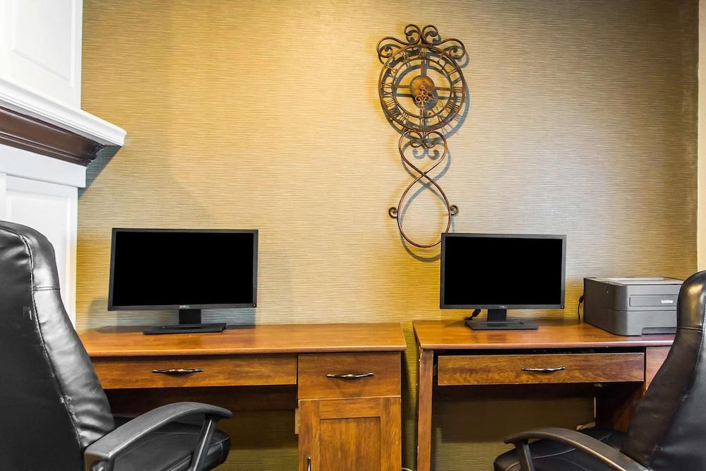 Sleep Inn & Suites Pleasant Hill - Des Moines photo 62