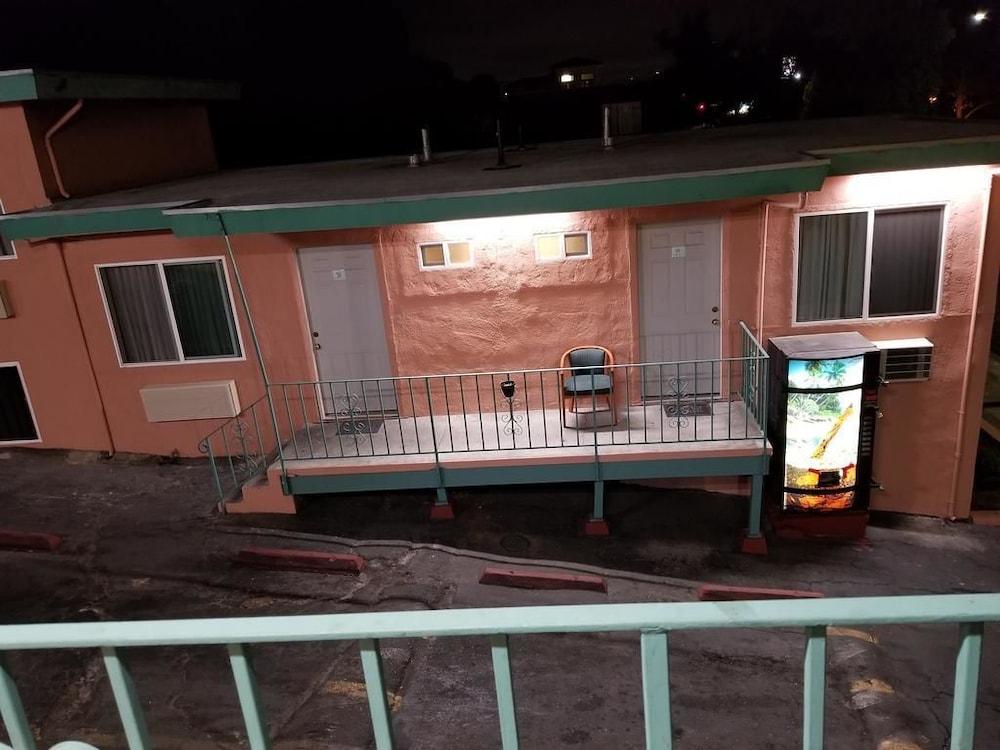 Travis Lodge Motel 16 photo 16