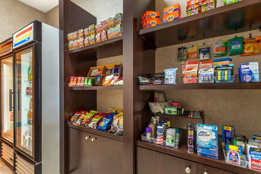 Best Western Plus Lytle Inn & Suites photo 14