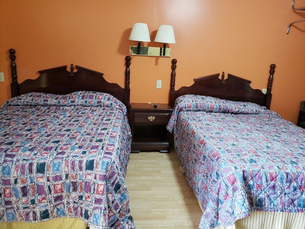 Mustang Motel photo 4