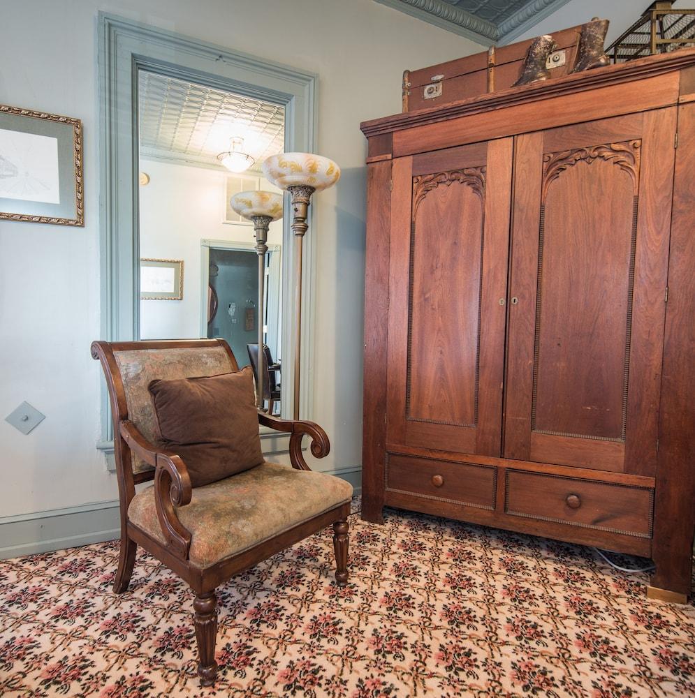 The Black Hawk Hotel photo 59