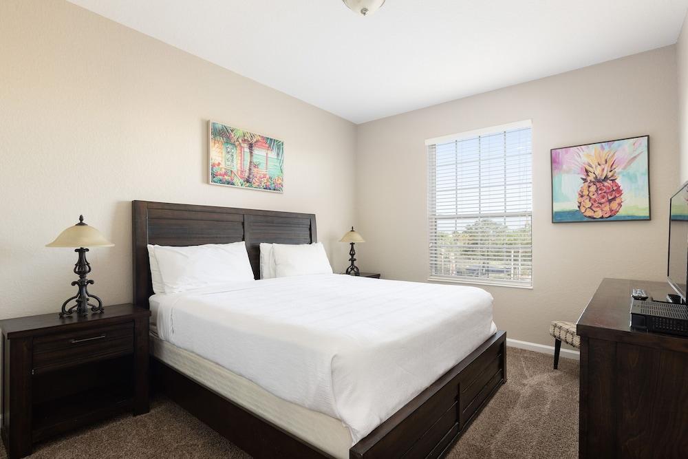 Vista Cay by Orlando Resort Rentals on Universal Boulevard photo 8