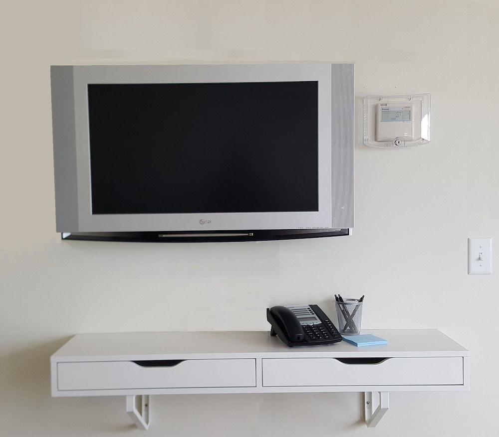 Le Cabanon Motel photo 48