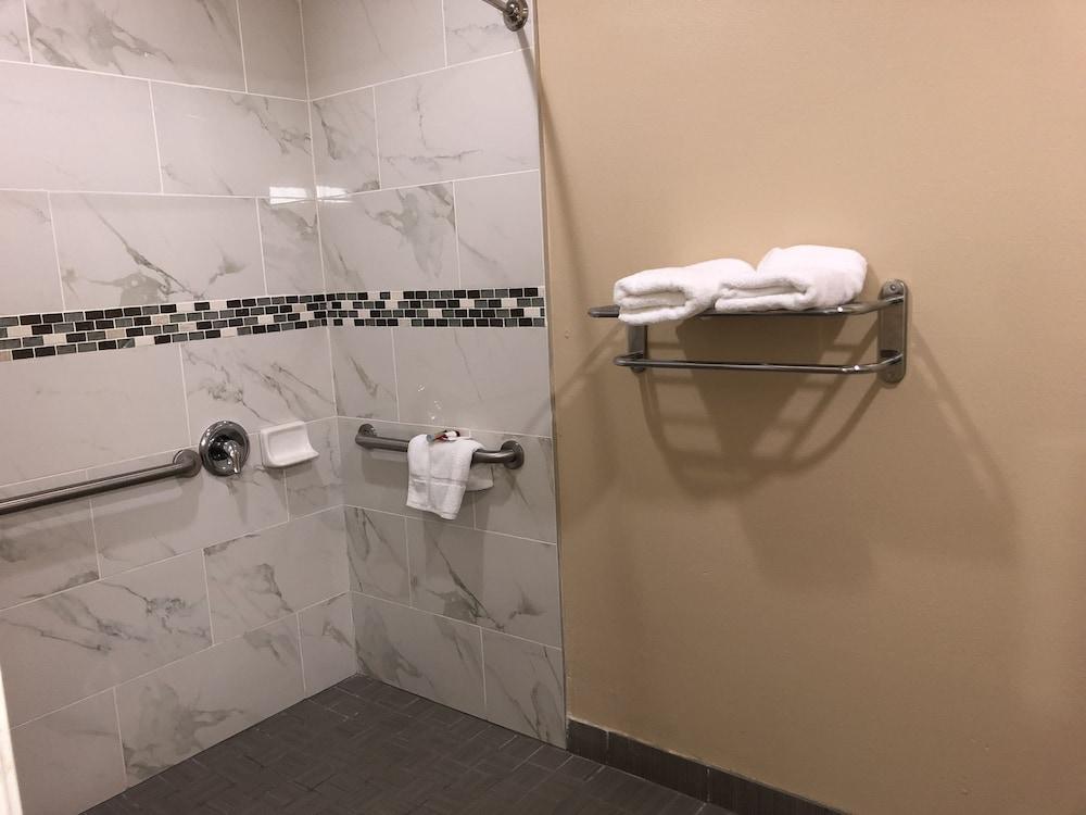 Downtowner Inns photo 31