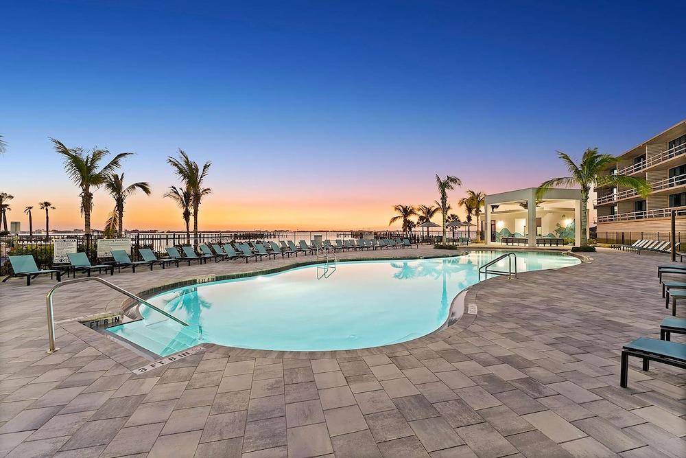 Harbor Island Beach Club by Villatel photo 55