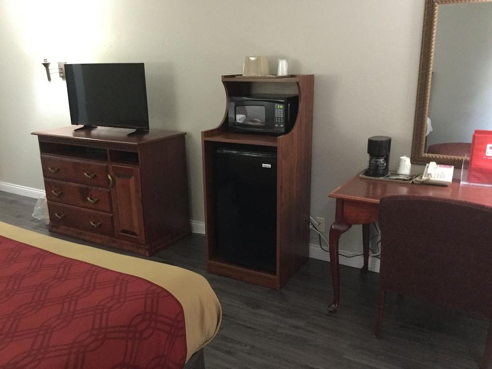 Econo Lodge Lincoln photo 46
