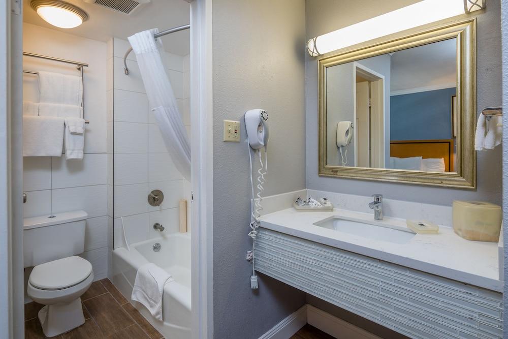 SOMA Park Inn – Civic Center photo 13