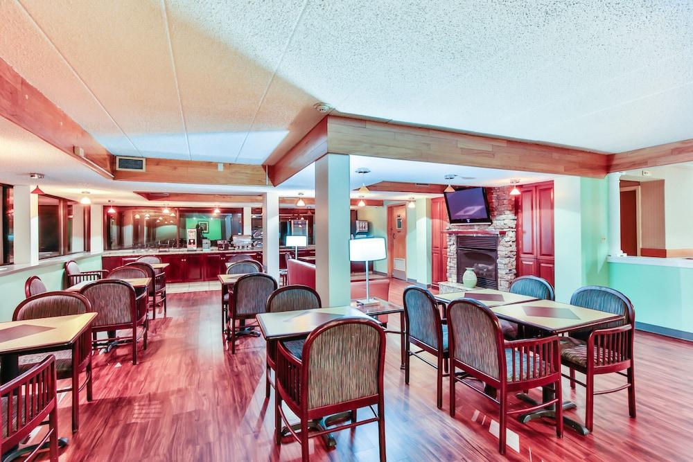 The View Inn & Suites photo 6