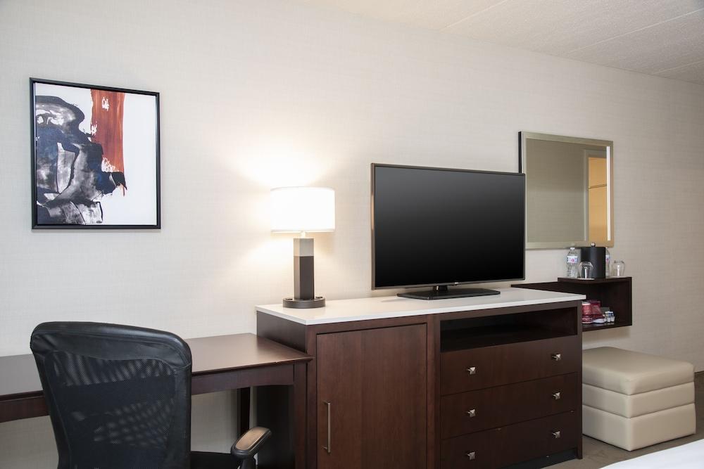Delta Hotels by Marriott Kalamazoo Conference Center photo 3