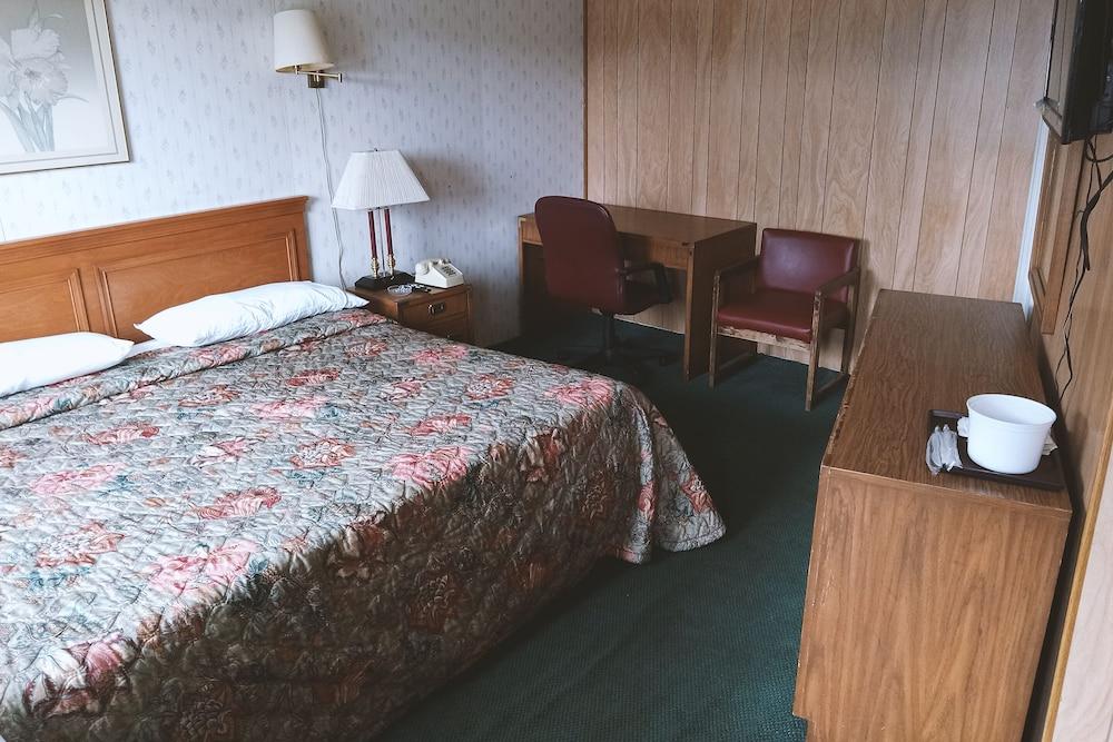 Blue Way Inn And Suites Winfield photo 15