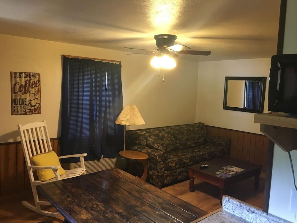 Smoky View Cottages & RV Resorts photo 10