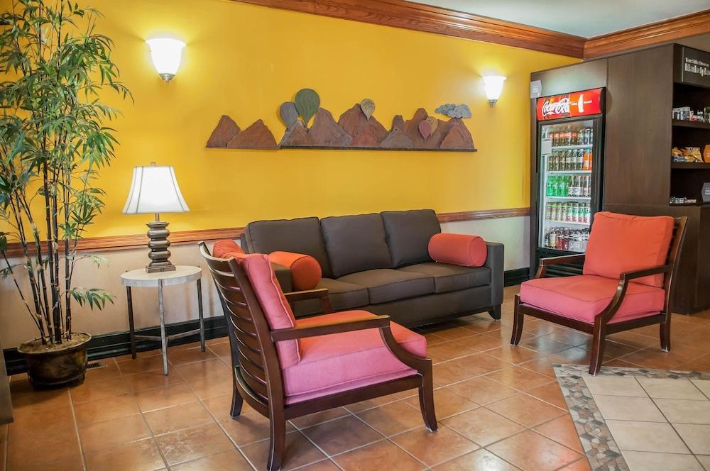Comfort Suites Albuquerque/North Journal Center photo 7