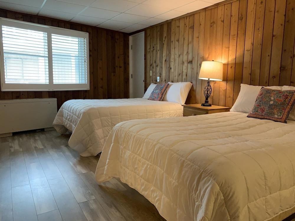 Vineyard Harbor Motel - Private Beach photo 20
