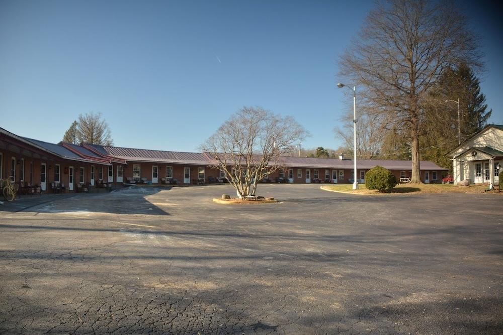 Potomac River Motel photo 33