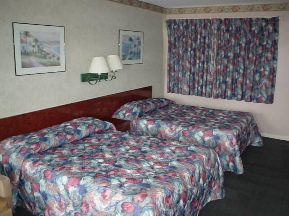 Belleair Village Motel photo 2