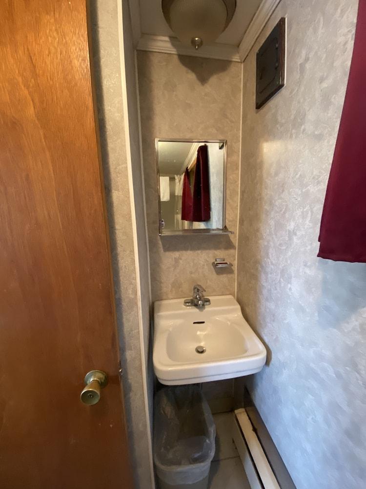 Budget Lodge Warren photo 7