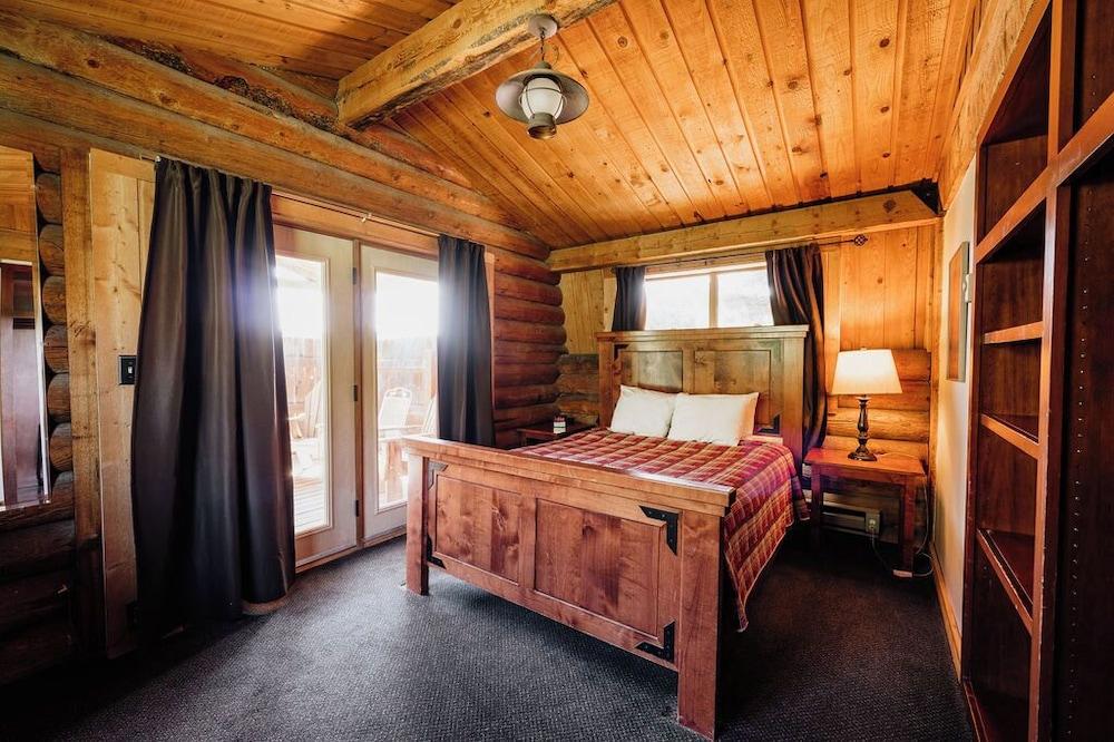 Chico Hot Springs Resort & Day Spa photo 48