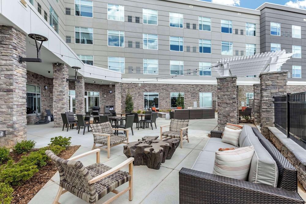 DoubleTree by Hilton Greenville Woodruff Road photo 56