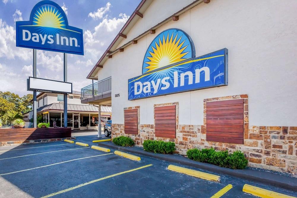 Days Inn by Wyndham Austin/University/Downtown photo 9
